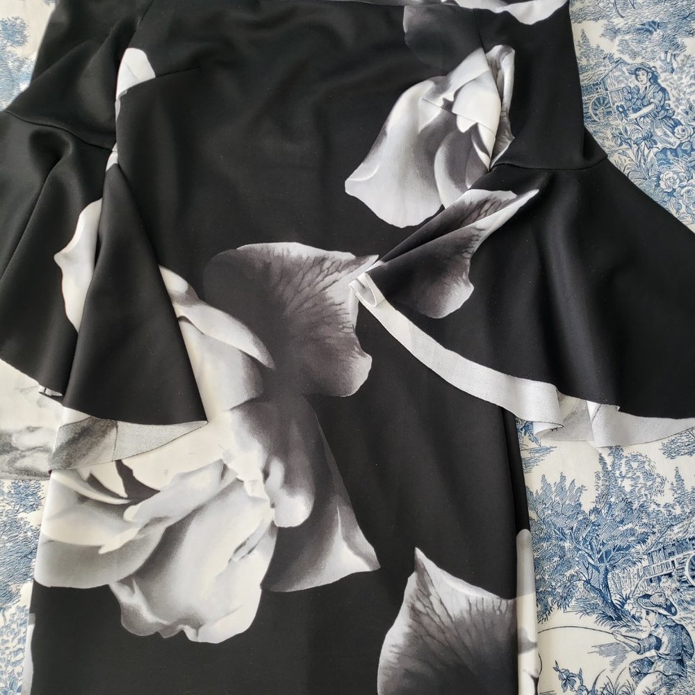 Venus Floral Bell-Sleeve Off-Shoulder Scuba Bodycon Mini Dress - Picture 5 of 14